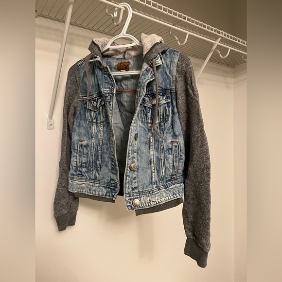 American Eagle Jean Jacket - Picture 1 of 1